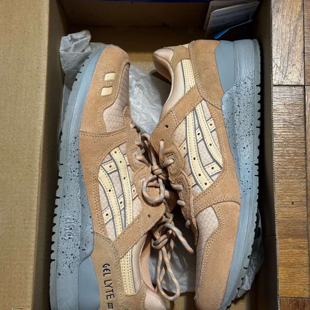 ASICS Gel-Lyte III Peach and Gray Sneakers